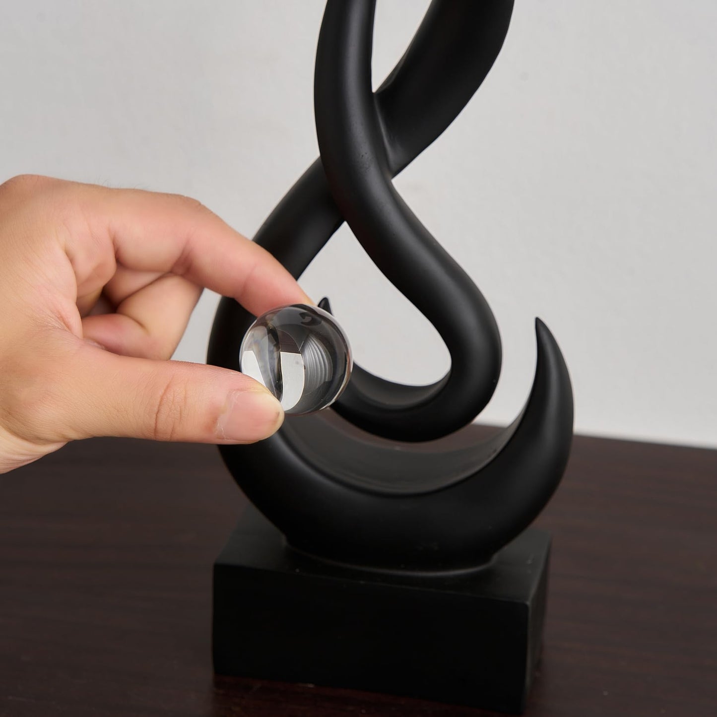 FJSPERM Flamme Statue – Moderne Schwarze Deko Skulptur für Wohnzimmer, Büro & Tisch