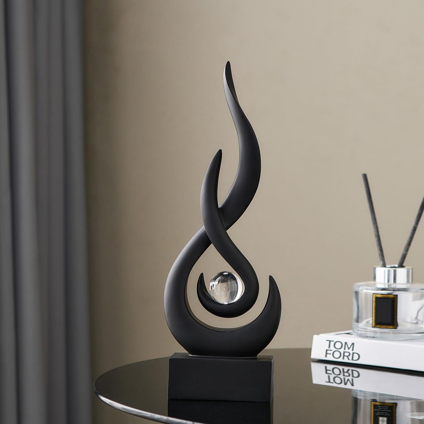 FJSPERM Flamme Statue – Moderne Schwarze Deko Skulptur für Wohnzimmer, Büro & Tisch