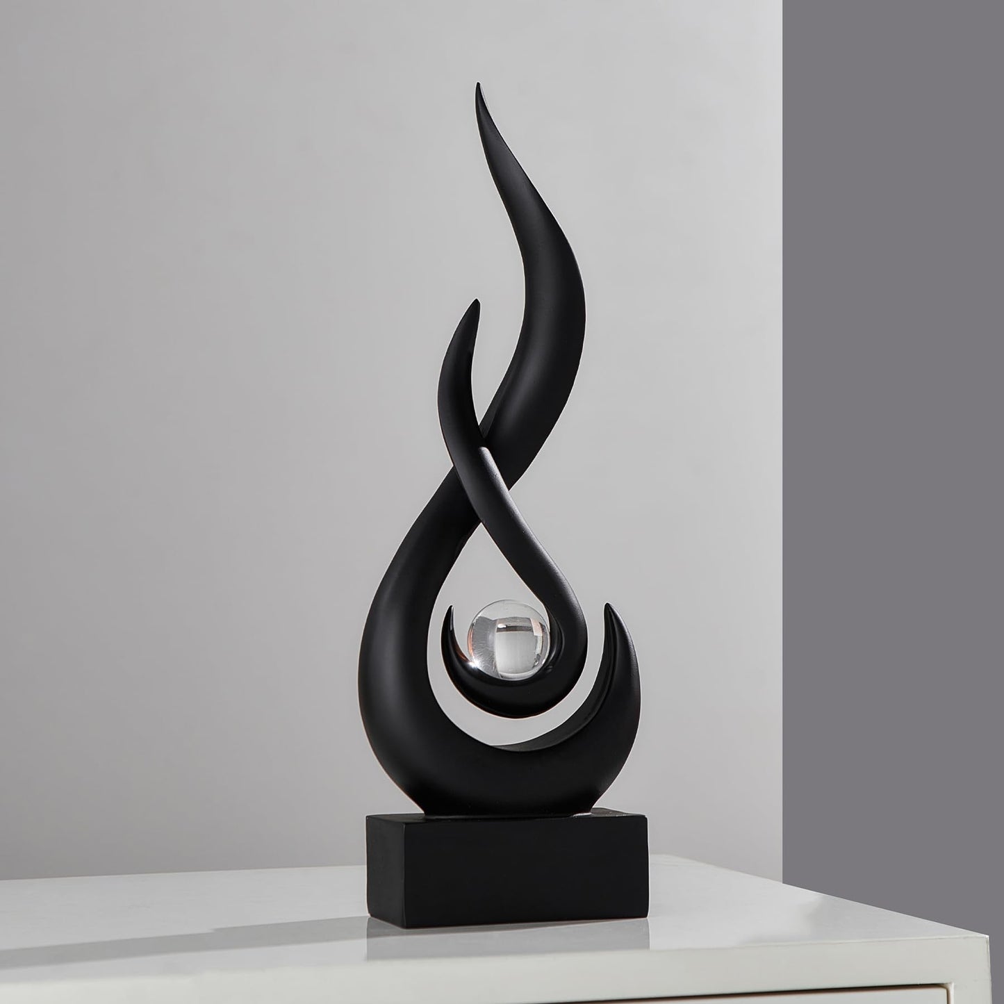 FJSPERM Flamme Statue – Moderne Schwarze Deko Skulptur für Wohnzimmer, Büro & Tisch
